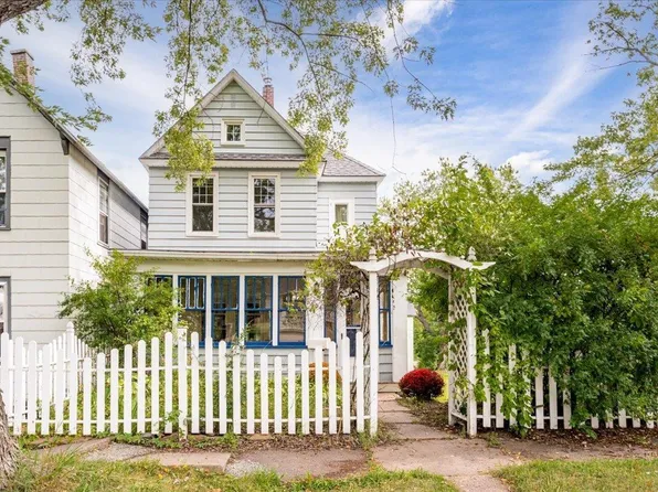 604 E 11th St, Duluth, MN 55805