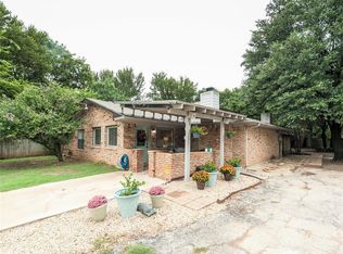 612 W McCart St, Krum, TX 76249