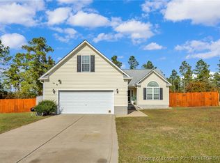 674 Copper Creek Dr, Raeford, NC 28376