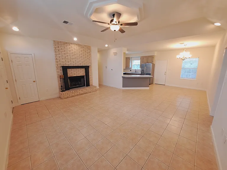 21604 Boggy Ford Rd — Photo 5