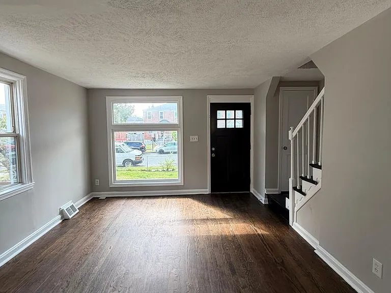7863 Saint Fabian Ln — Photo 2