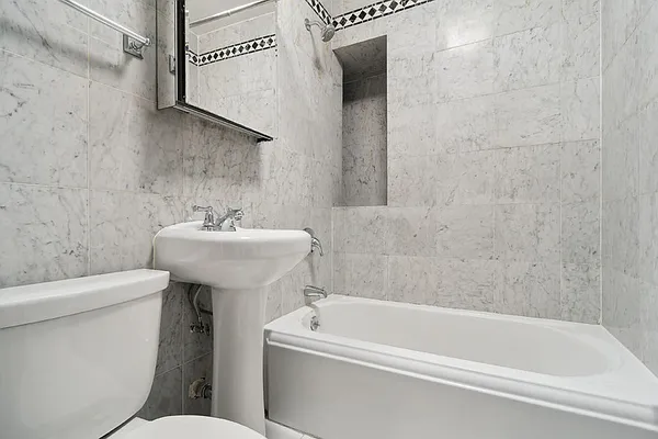 Rented by Cooper & Cooper Real Estate | media 14