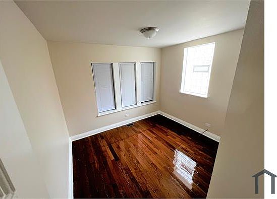 1st image of 7910 S East End Ave #1