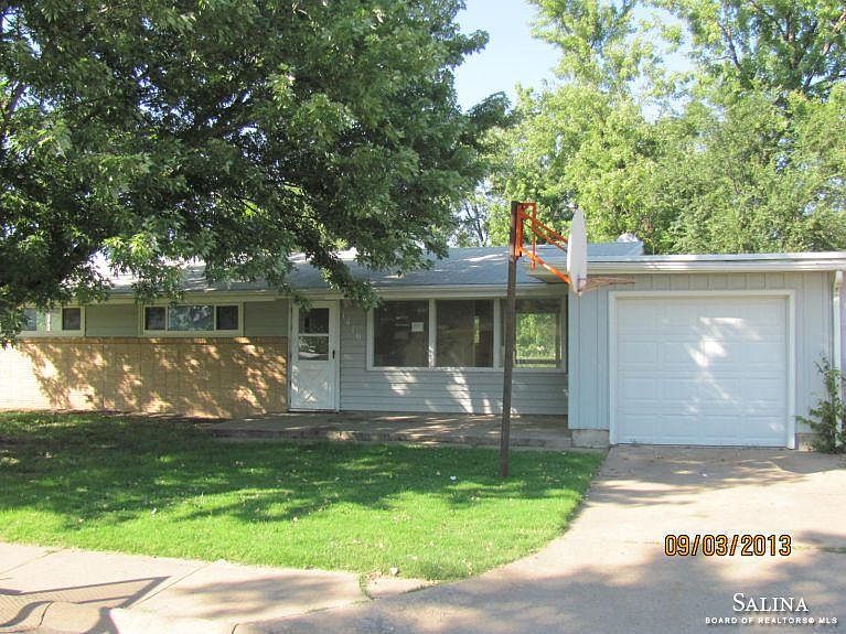 1st image of 1416 Derby Ave