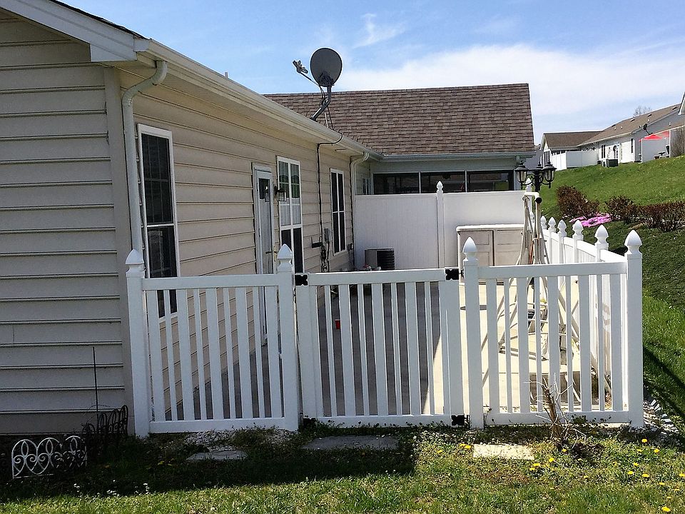 1st image of 17 Shore Line Dr