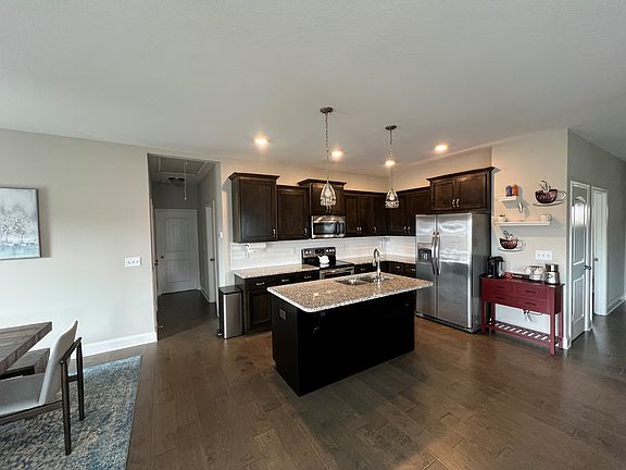 3rd image of 1020 Charles Thomas Dr