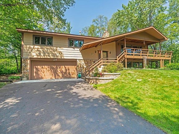 3rd image of 1615 Woodbury Ln