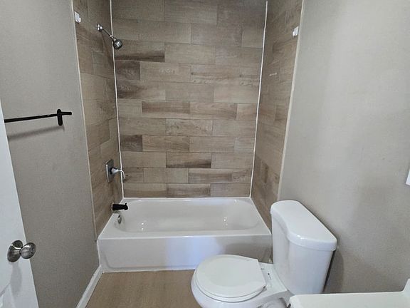 3rd image of 112 E Main St #2