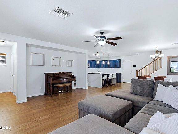 3rd image of 5852 E HAMPTON Avenue