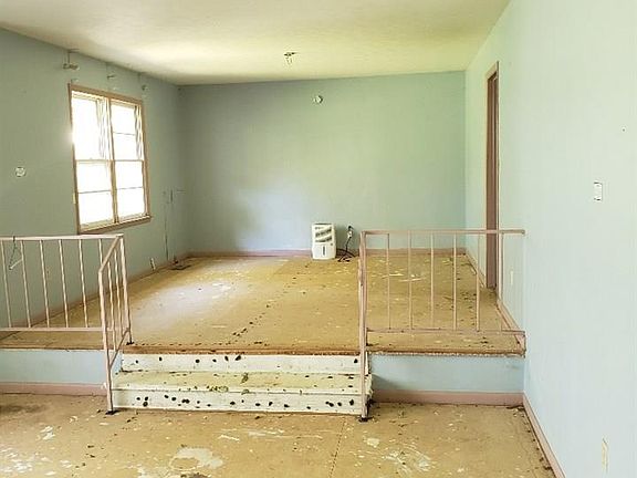 4th image of 1820 Bethany Ln