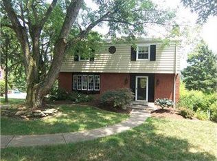 134 E Edgewood Dr, Mcmurray, PA 15317