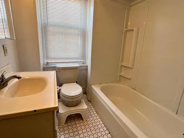 Powelton Ave 4007 — Photo 12