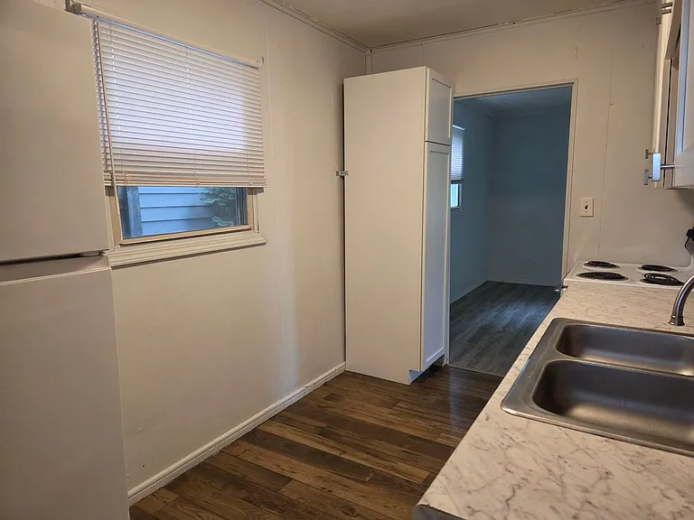 946 S Hampton Rd — Photo 10