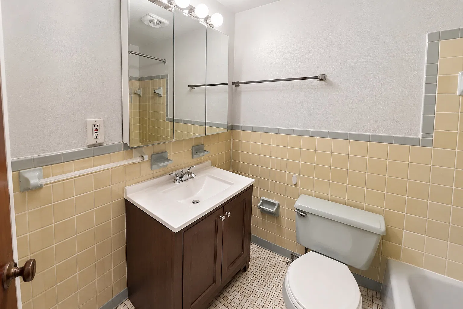 2 bed, $1,675 — Photo 3