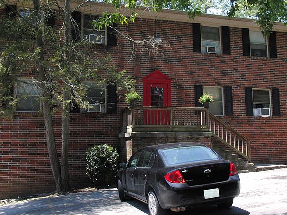 5th image of 310 Watauga Dr APT 1