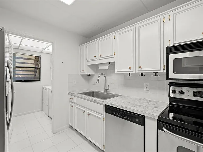 1200 Tarpon Woods Blvd #Q4 — Photo 6