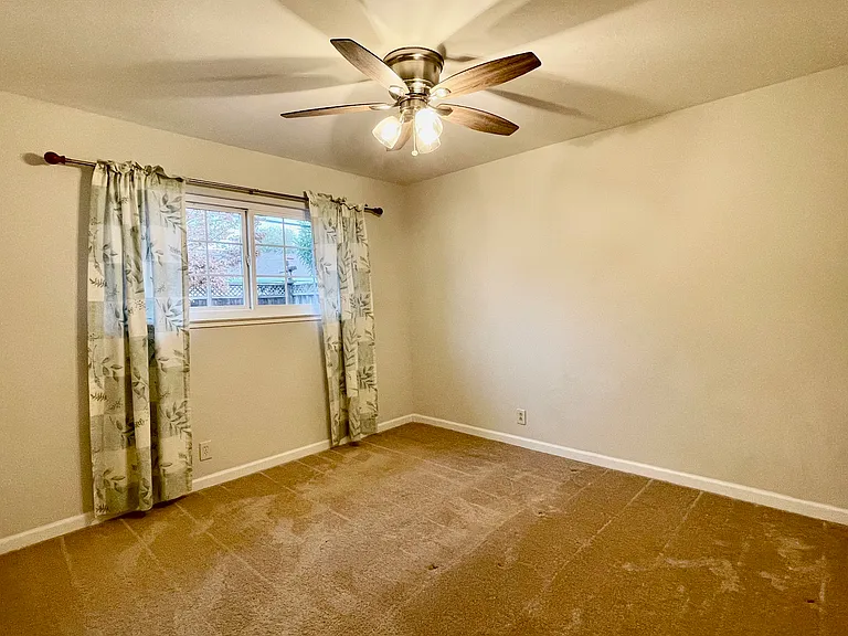 1378 Turlock Ln — Photo 16