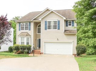 11706 Drayton Landing Dr, Chester, VA 23831