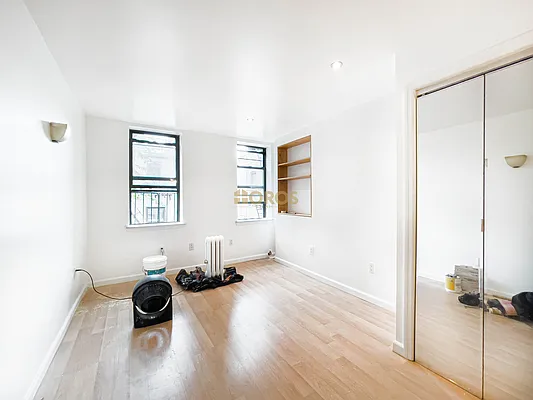 Rented by City Connections Realty | media 19