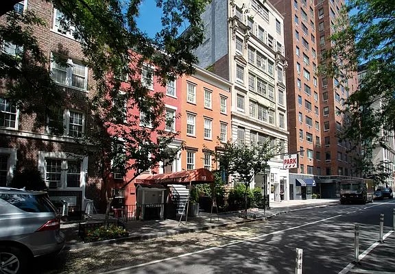 3rd image of 113 W 13th St APT 1