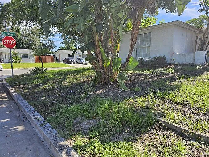 9926 Rainbow Ln — Photo 15