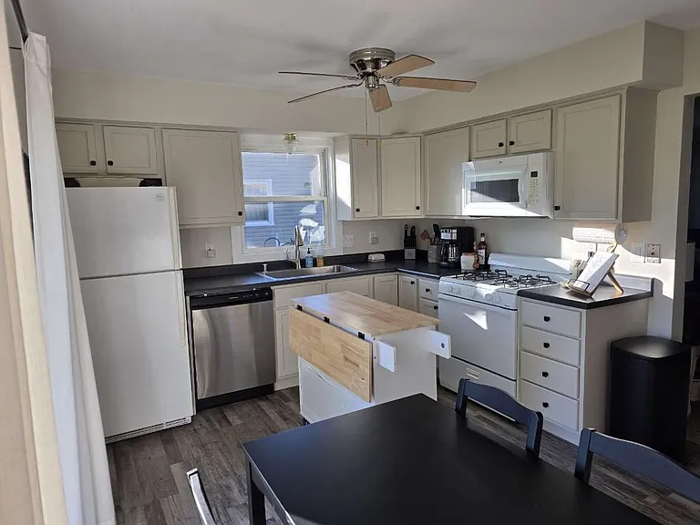 S70W13424 Fennimore Ln — Photo 7