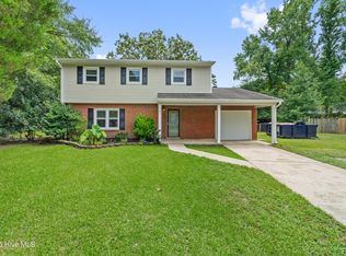 121 Lance Ct, Jacksonville, NC 28546