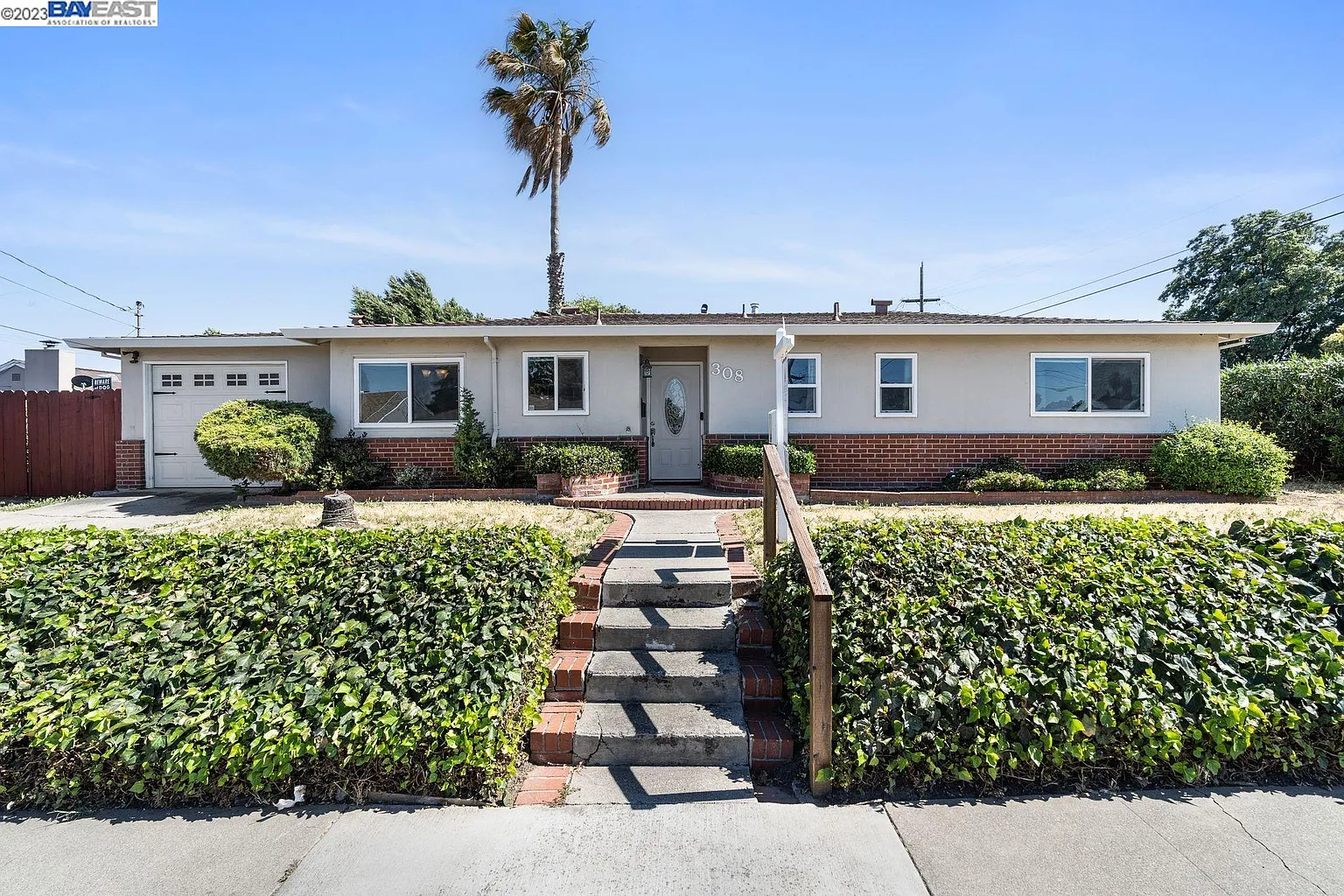 308 Ross Ave photo 1