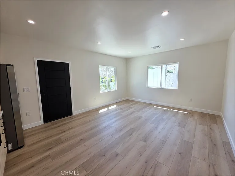 17103 Kingsbury 1/2 — Photo 3