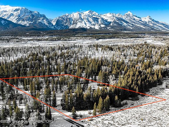 3rd image of 455 E Buck Mountain Rd