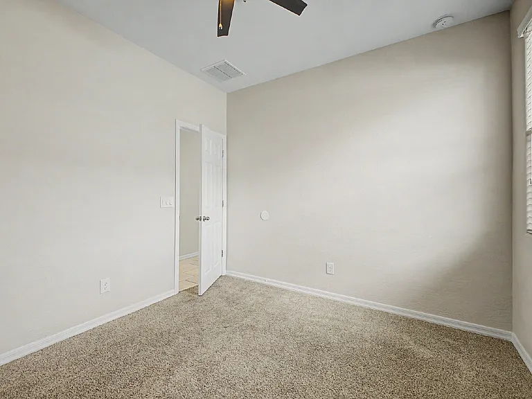 8530 W Flynn Ln — Photo 19