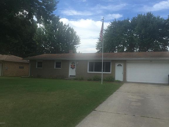 3rd image of 370 Waverly Dr