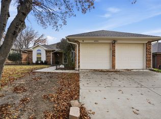 6004 Sundown Dr, Watauga, TX 76148