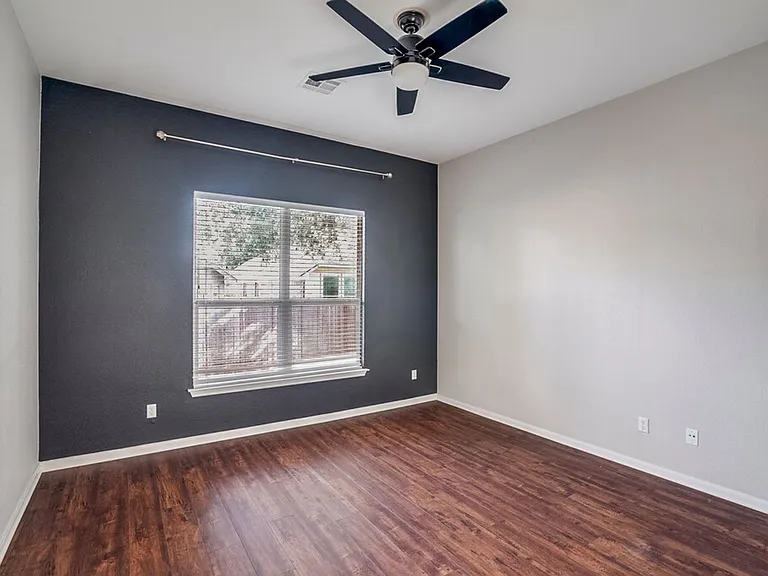 2985 Overland St — Photo 16
