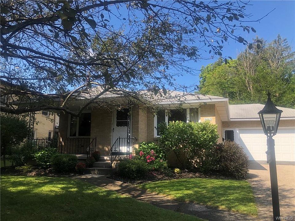 1st image of 2205 Como Park Blvd