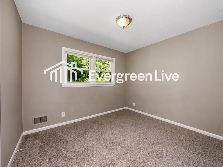 7276 N 34th St — Photo 19