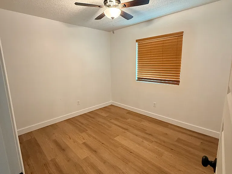 1407 El Camino Real St — Photo 14
