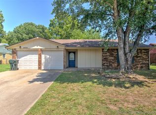 2404 Sarah Ln, Muskogee, OK 74403