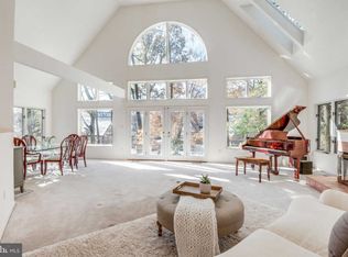 11581 Greenwich Point Rd, Reston, VA 20194