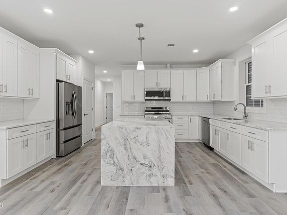 3rd image of 201 Kearney Avenue