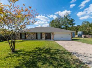 39 Stradford Dr, Orange, TX 77632