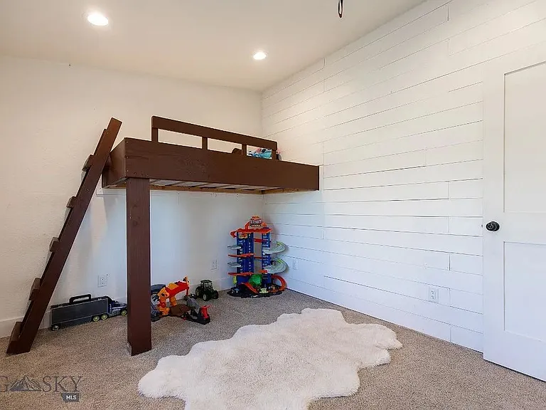 9150 Dry Creek Rd — Photo 5