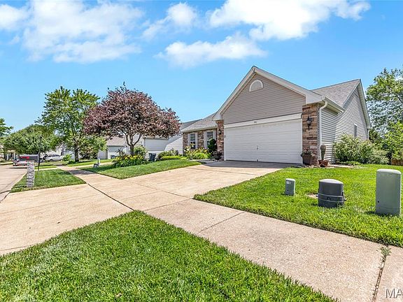 4th image of 354 Birchwood Crossing Ln