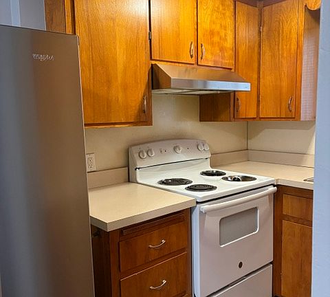 4th image of 414 River St APT 1