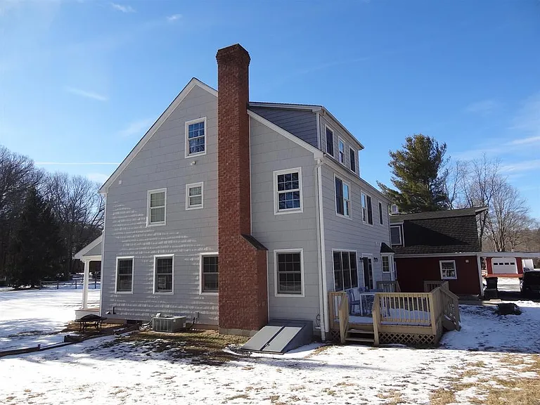 128 Center Rd — Photo 32