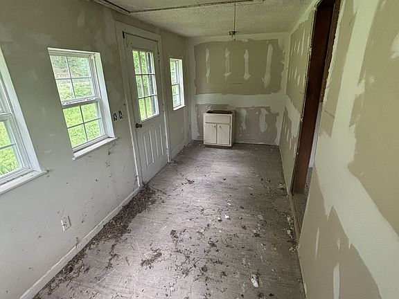 3rd image of 1501 Hatcher Hollow Rd