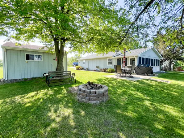 192 E Lake Dr, Estelline, SD 57234