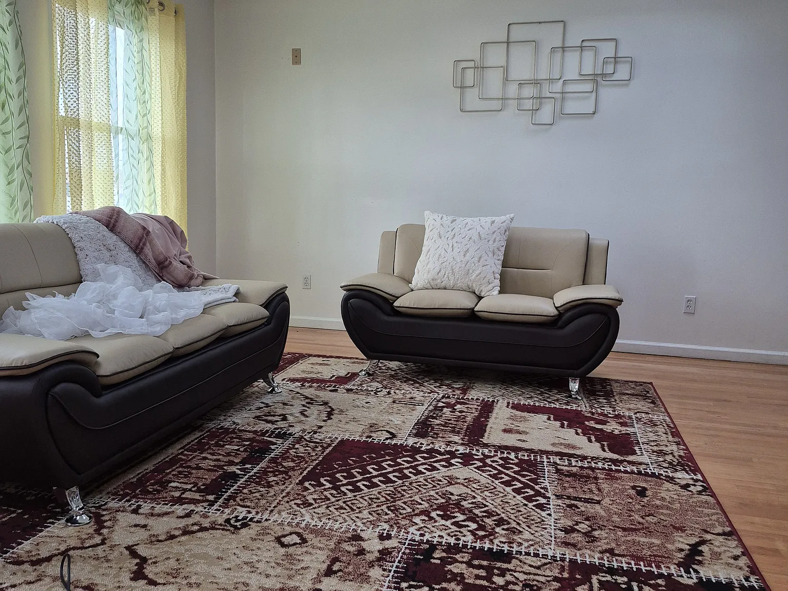 3 bed, $1,250 — Photo 2