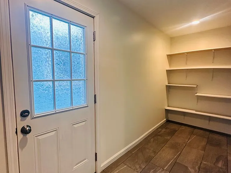 506 E Ormsby Ave — Photo 12