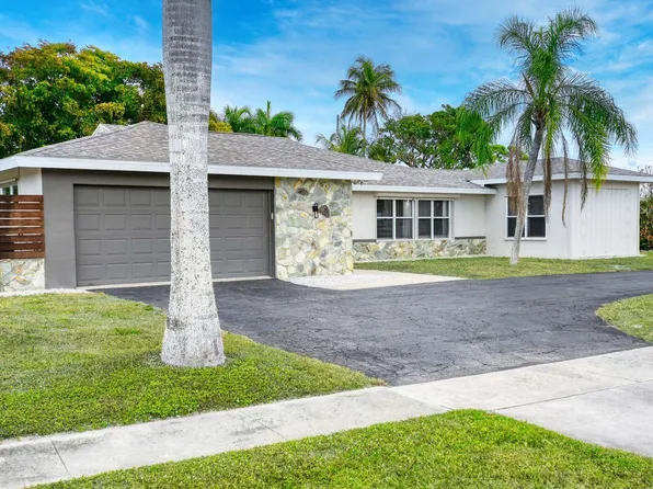 233 Shadowridge Ct, Marco Island, FL 34145